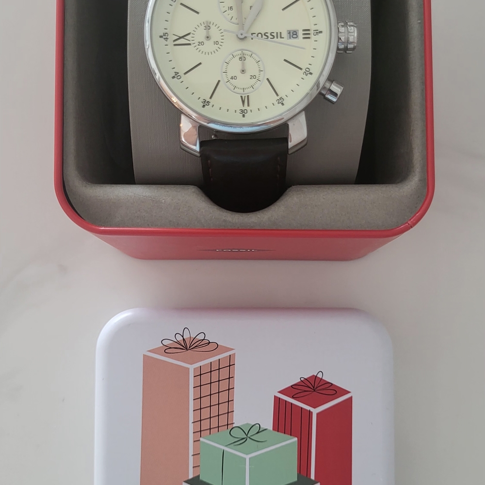 Fossil Silver and Cream Watch with Brown Leather Strap - Picture 4 of 5